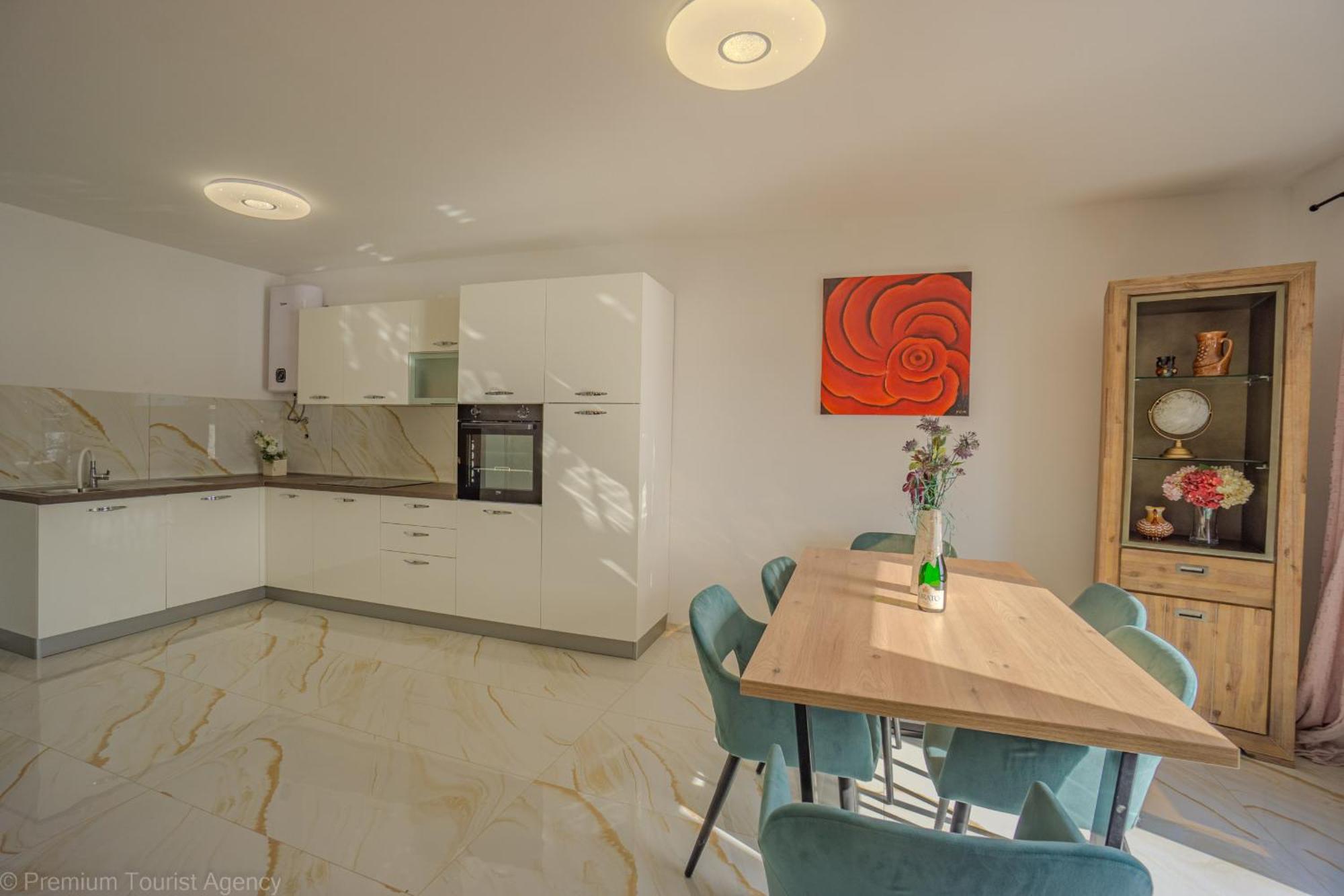 Ivica Super Comfortable, Newly Furnished Apartment In A Top Location เมทายนา ภายนอก รูปภาพ