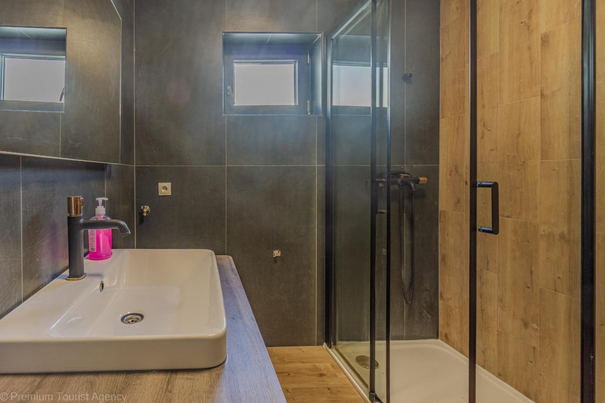 Ivica Super Comfortable, Newly Furnished Apartment In A Top Location เมทายนา ภายนอก รูปภาพ